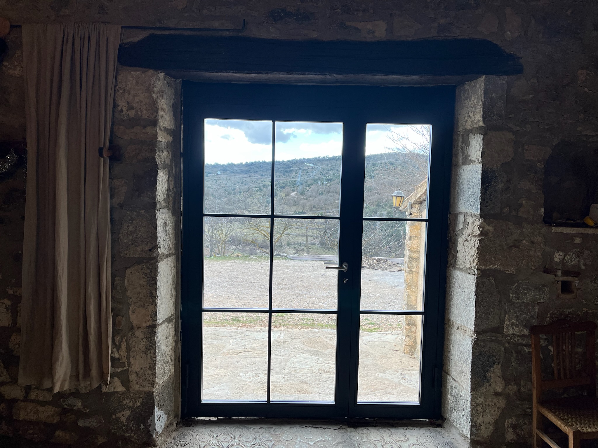 Entrada principal de la casa rural